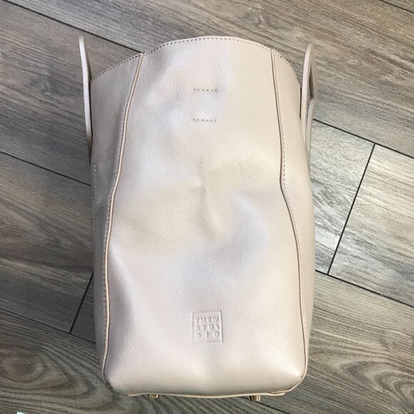 TMRW Studio Antonio Medium Leather Crossbody Bag Removable Inner Pouch Neutral - Picture 9 of 16